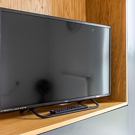 Chiswick Park 3 Bed 3 Bath West London - Parking Διαμέρισμα Εξωτερικό φωτογραφία