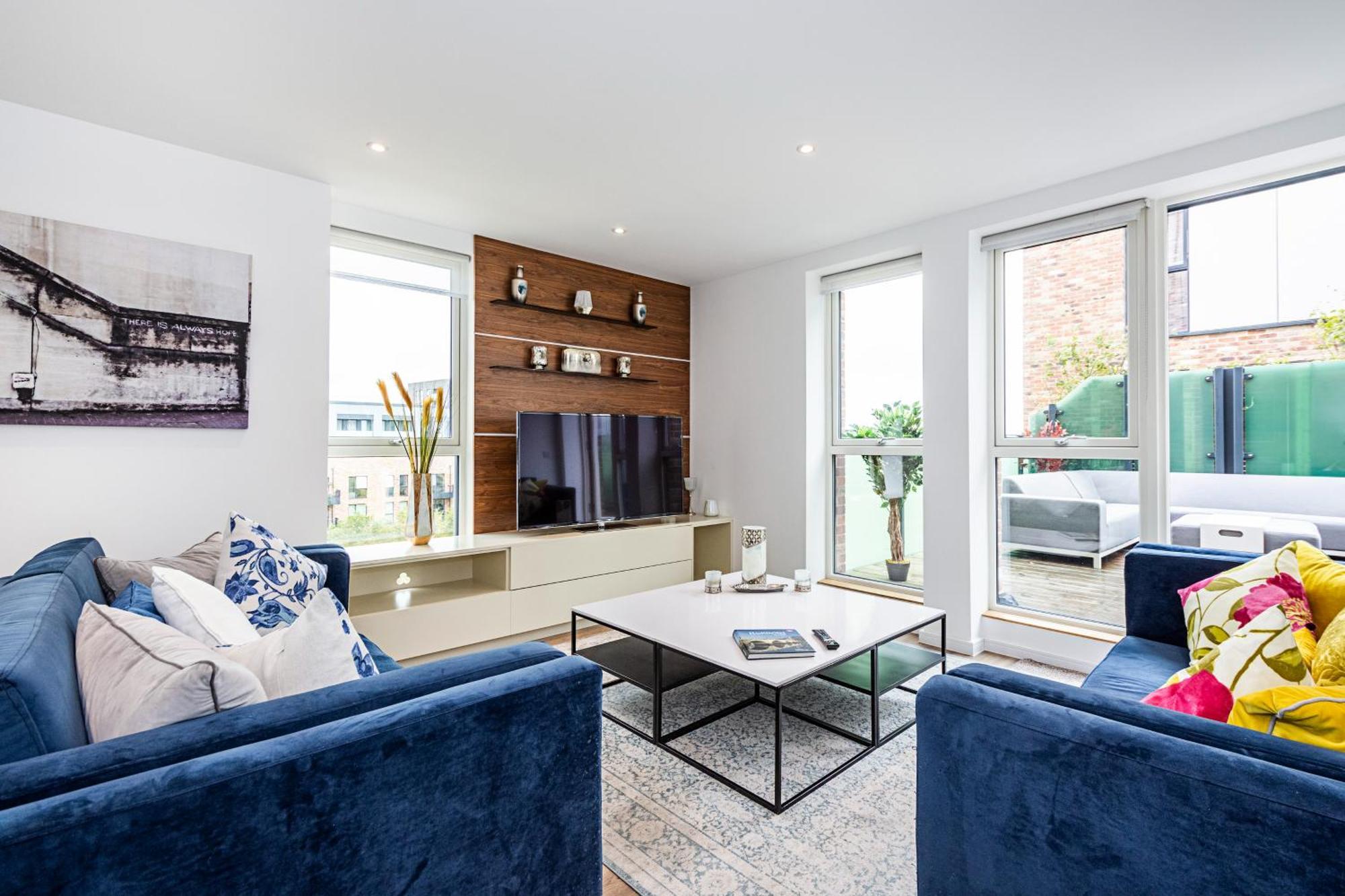 Chiswick Park 3 Bed 3 Bath West London - Parking Διαμέρισμα Εξωτερικό φωτογραφία