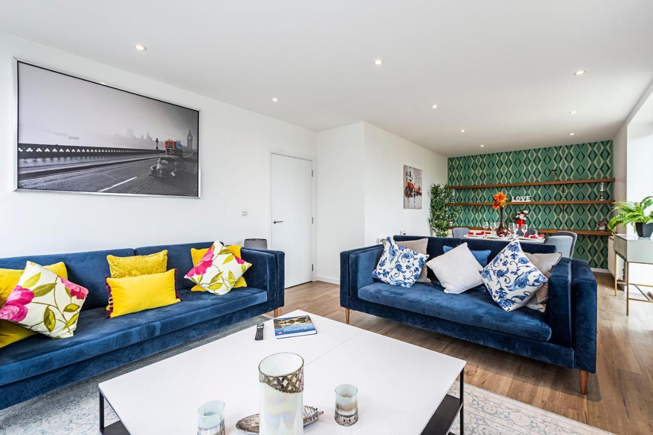 Chiswick Park 3 Bed 3 Bath West London - Parking Διαμέρισμα Εξωτερικό φωτογραφία